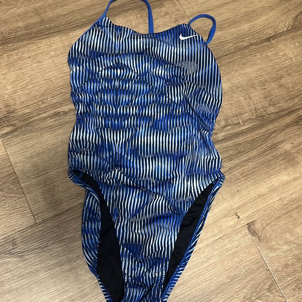 Nike 28
